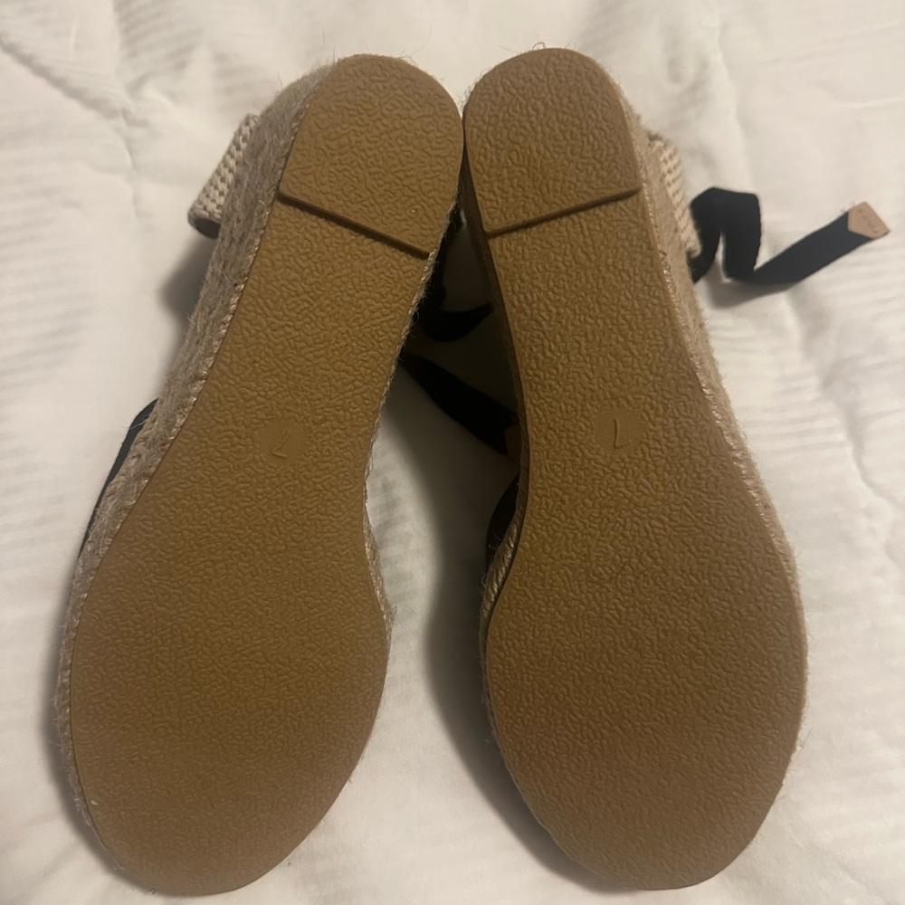 Serra Black and Tan Women's Espadrilles - Picture 5 of 5
